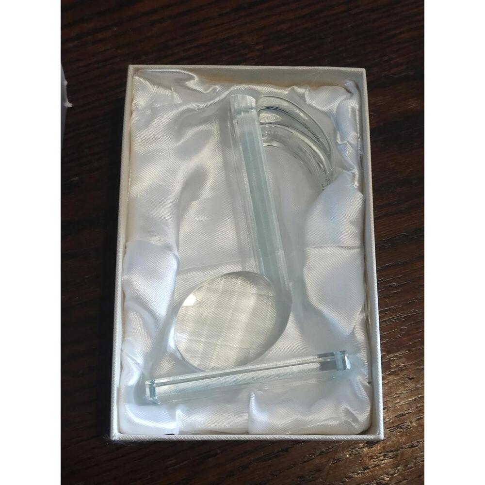 5'' Crystal music note paperweight